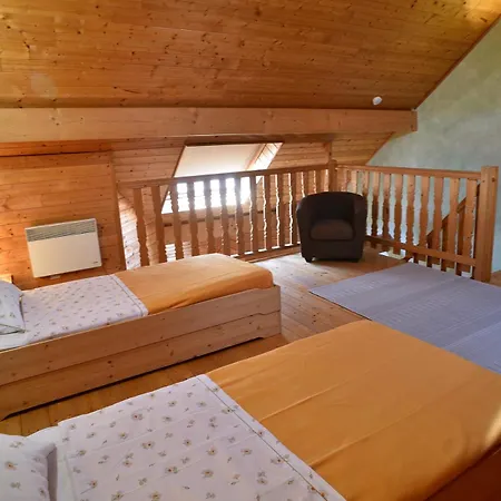 Tatil Evi Le Douglas, Vignoble Et Reculees Du Jura - Avec Sauna *